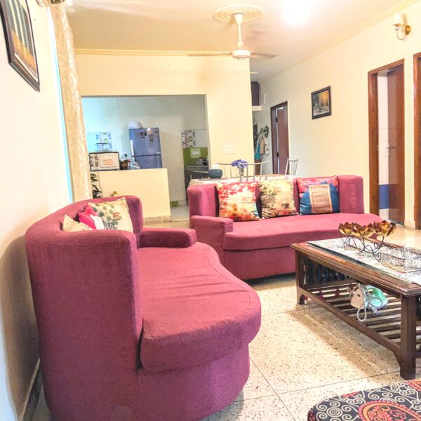 Deluxe room with porch and lawn view - Image 2
